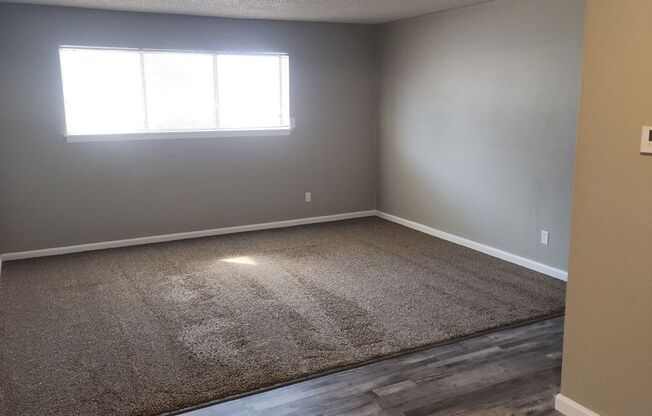 2 beds, 1 bath, 885 sqft, $750, Unit 103