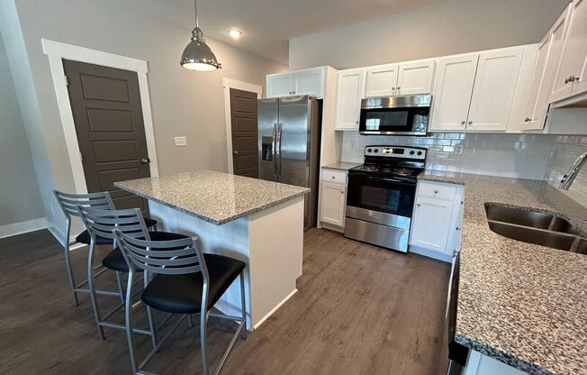 3 beds, 3.5 baths, 1,400 sqft, $1,040, Unit 4121 May Street - A