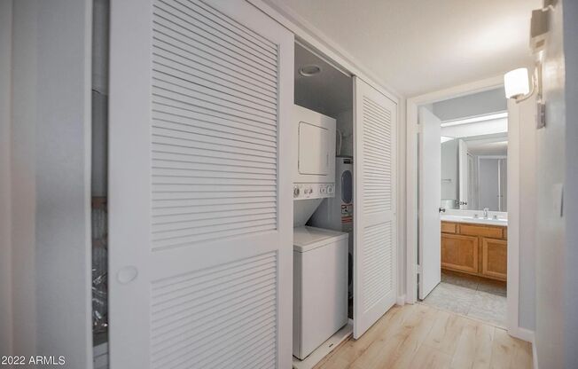 2 beds, 2 baths, $1,695, Unit UNIT 115