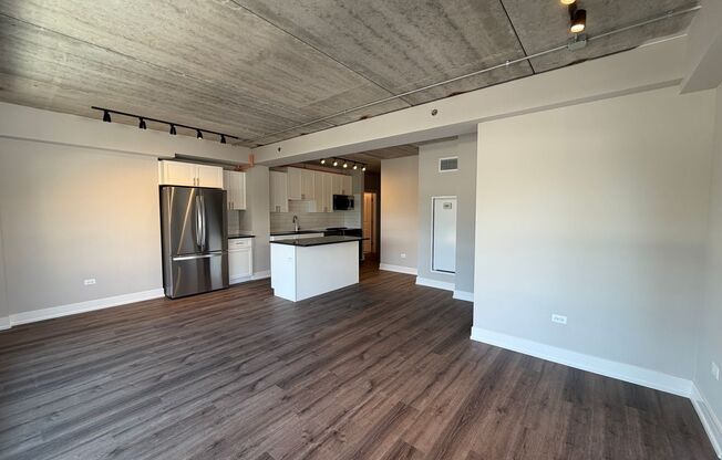 2 beds, 2 baths, 908 sqft, $3,700, Unit 952-607