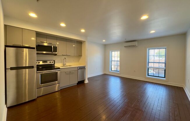 1 bed, 1 bath, 420 sqft, $1,199, Unit 11