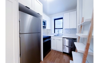 342 W 21 ST