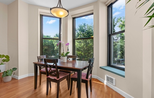 160 Commonwealth Ave