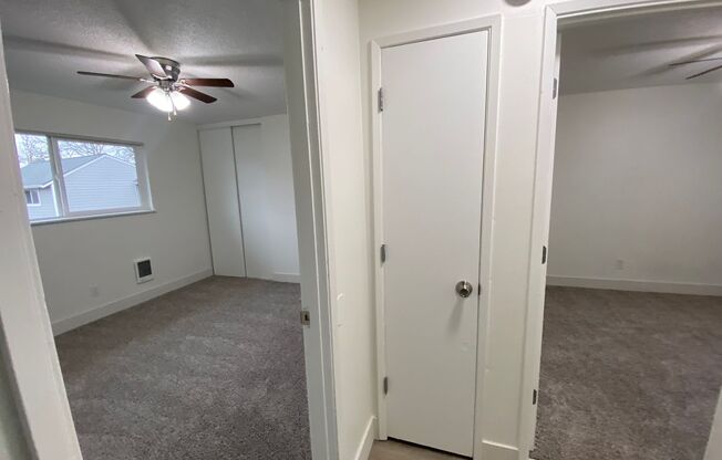2 beds, 1 bath, 890 sqft, $1,525, Unit 36