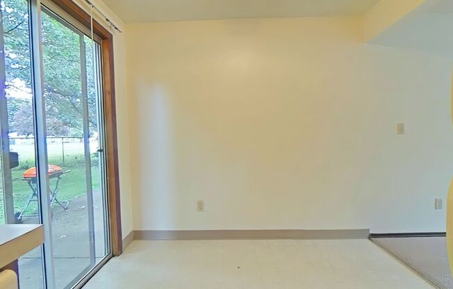 2 Bedroom 4-Plex ~ South Corvallis ~ Small Pet Friendly