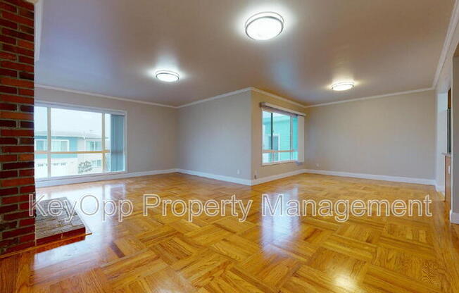 31 CRESTLINE AVE