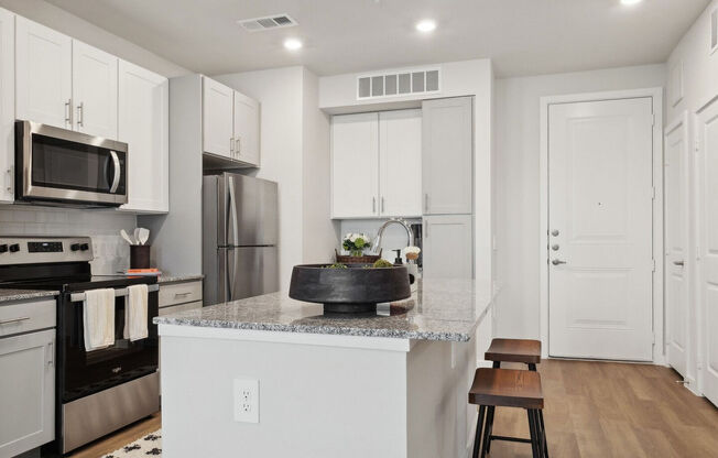 1 bed, 1 bath, 698 sqft, $1,505