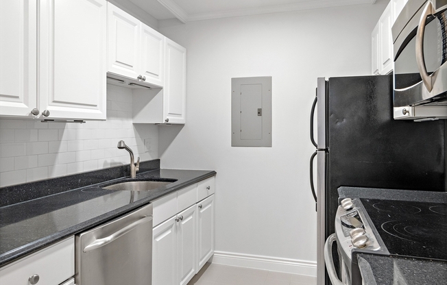 2 beds, 2 baths, 1,027 sqft, $5,200, Unit 201