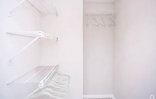 1 bed, 1 bath, 705 sqft, $1,225, Unit 2057