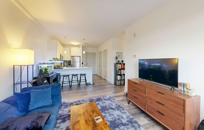 1 bed, 1 bath, 784 sqft, $3,050, Unit 321