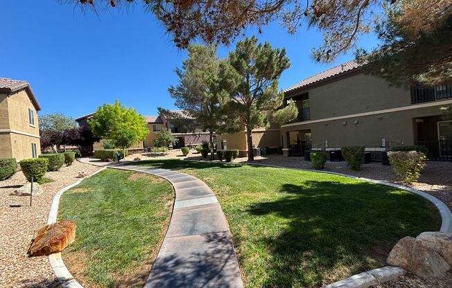 3 beds, 2 baths, $1,850, Unit UNIT 2022