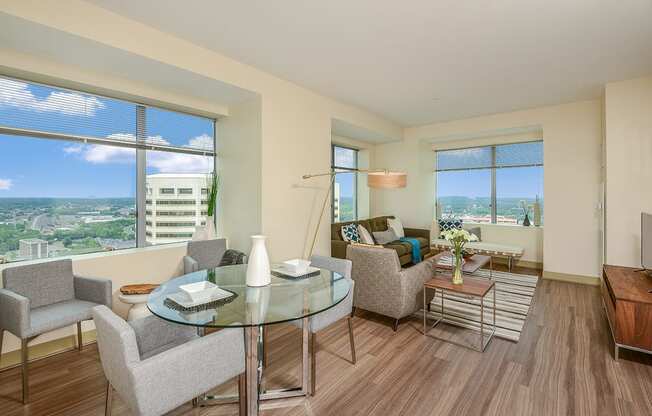 Living room with city views | Hartford 21