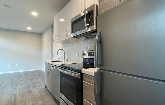 1 bed, 1 bath, 361 sqft, $1,425, Unit 107