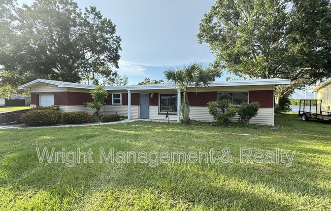 427 COUNTRY CLUB DR