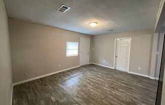 4 beds, 1 bath, 1,053 sqft, $1,025