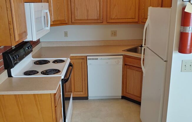 2 beds, 1 bath, 672 sqft, $930, Unit 1219-13