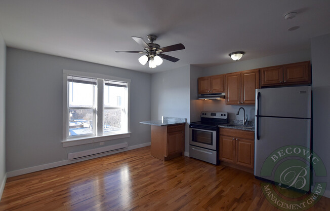 Studio, 1 bath, 250 sqft, $1,360, Unit 7450-86