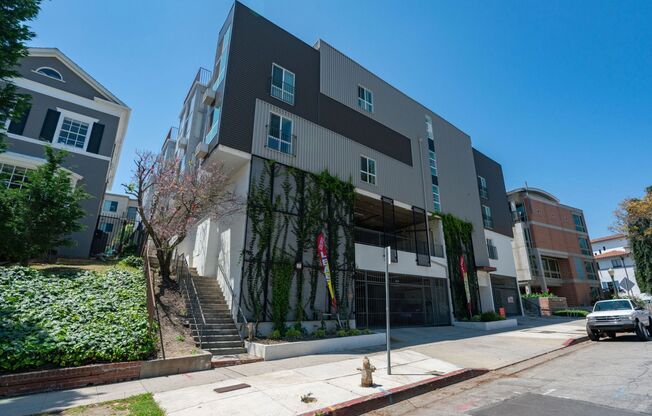 641 Gayley Ave