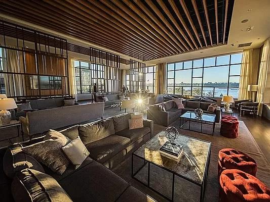 1 bed, 1 bath, $4,590, Unit 3909