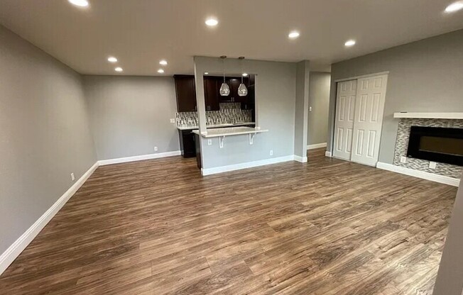 410 AUBURN WAY