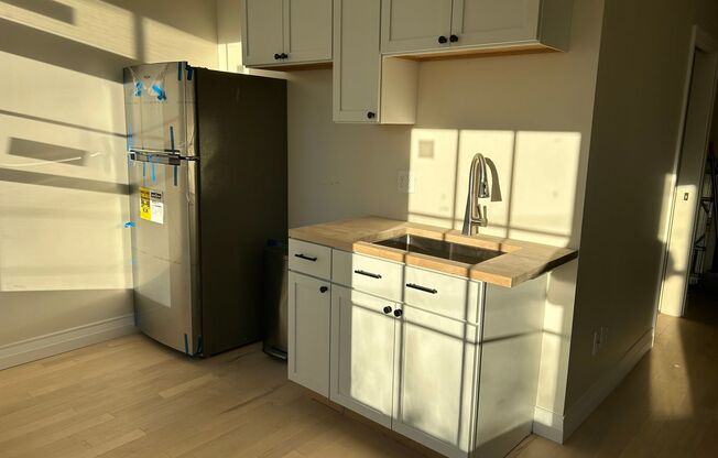 1 bed, 1 bath, 400 sqft, $1,950, Unit 2nd Floor