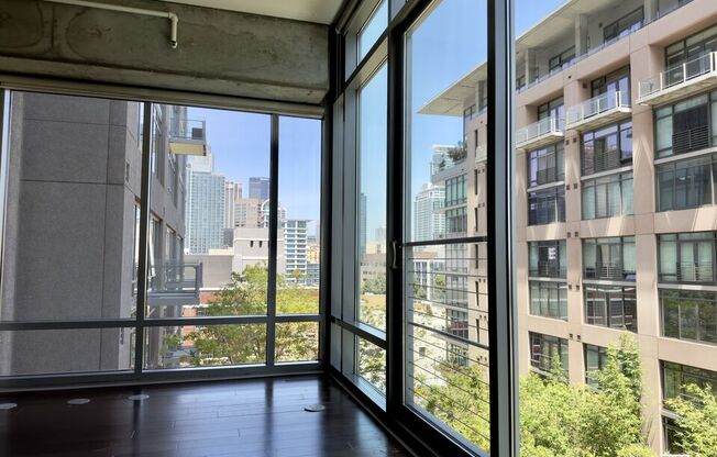 1 bed, 1 bath, 860 sqft, $2,695, Unit 907