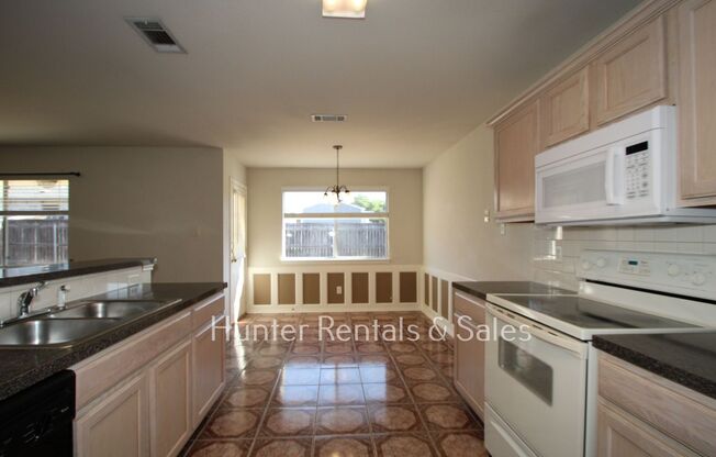 3 beds, 2 baths, $1,450