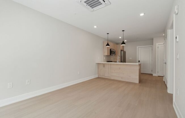1 bed, 1 bath, 618 sqft, $1,800, Unit Unit 636