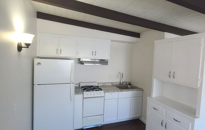 1 bed, 1 bath, 500 sqft, $2,095, Unit Unit E