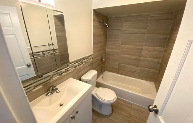 1 bed, 1 bath, 700 sqft, $2,400, Unit 306