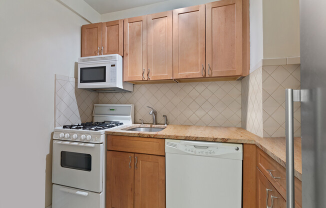 2 beds, 1 bath, 750 sqft, $5,000, Unit 7G