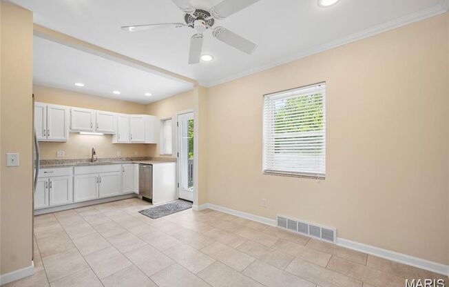 3 beds, 1 bath, 1,292 sqft, $1,900, Unit Tesson ferry Road- 9743