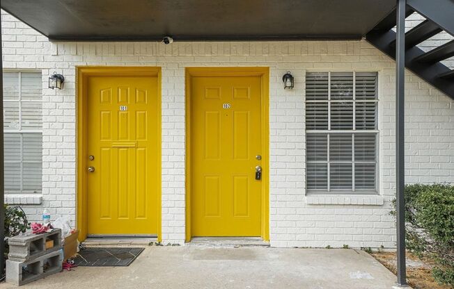 2 beds, 1 bath, 810 sqft, $1,100, Unit 102