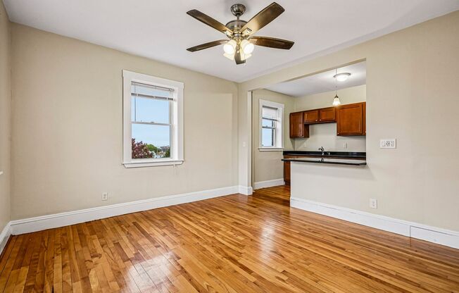 1 bed, 1 bath, $2,400, Unit 5S-7