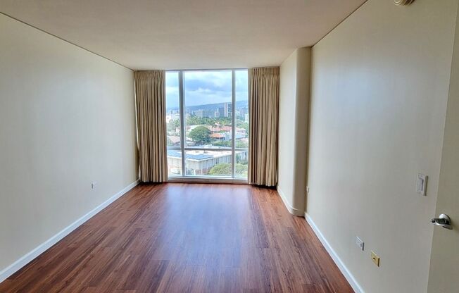 MOANA PACIFIC 2 BEDROOM! NEW WOOD FLOORS!