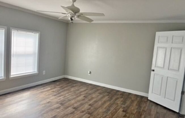 3 beds, 2 baths, $1,500