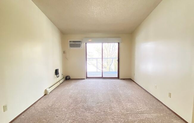 1 bed, 1 bath, 640 sqft, $956, Unit VC-133