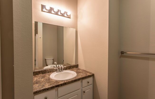 1 bed, 1 bath, 839 sqft, $1,175, Unit E204