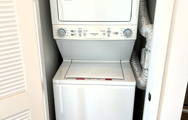 Studio, 1 bath, 354 sqft, $2,495, Unit 805