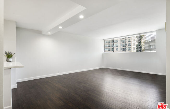 2 beds, 2 baths, 1,071 sqft, $4,500, Unit 501