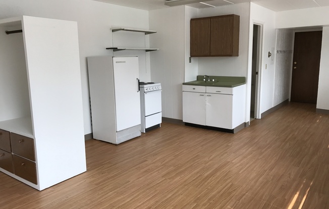 1 bed, 1 bath, 400 sqft, $1,095, Unit 201