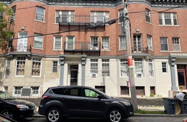 39 STRATHMORE RD