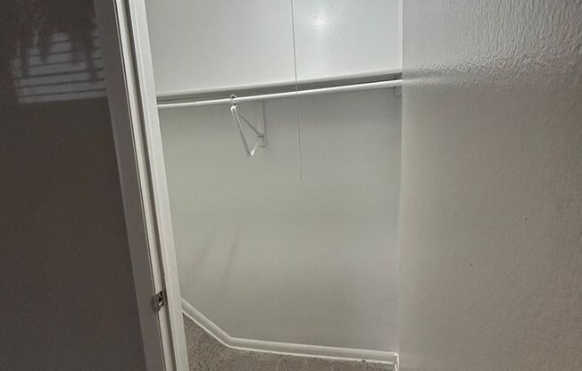 2 beds, 1 bath, 1,187 sqft, $999