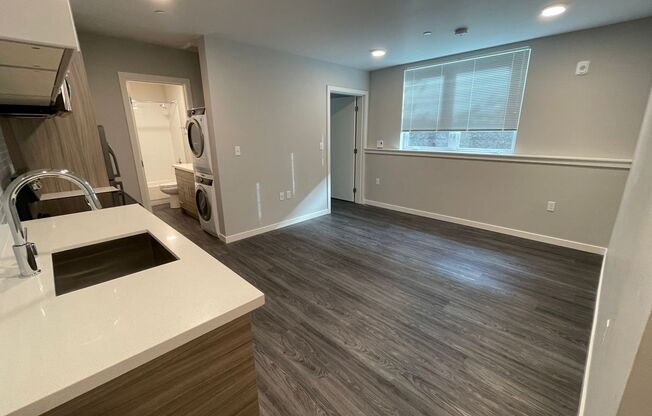 1 bed, 1 bath, 357 sqft, $1,325, Unit 004