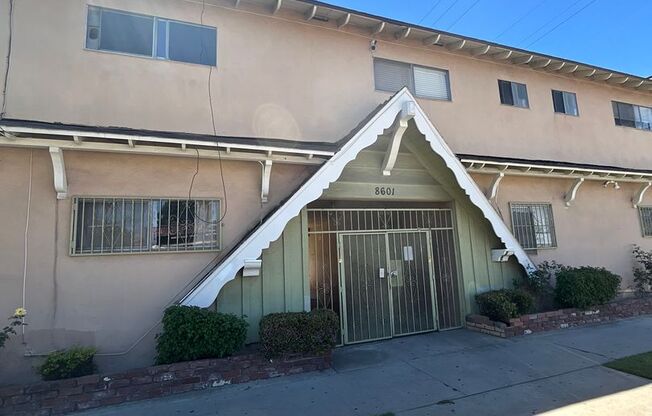 1 bed, 1 bath, 620 sqft, $1,800, Unit 15