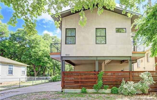 602 W North Loop Blvd