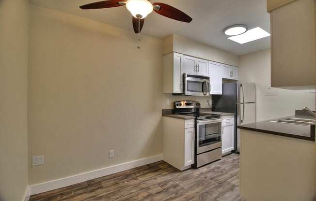 Wood Floor Kitchen at 720 North Apartments, Sunnyvale, 94085
