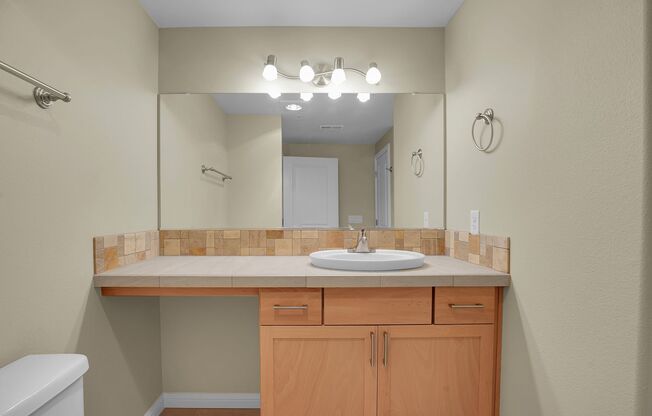 2 beds, 2 baths, 916 sqft, $1,595, Unit 144-24102