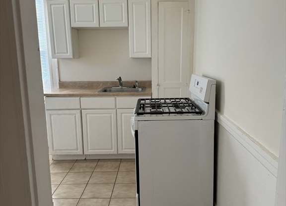 1 bed, 1 bath, 800 sqft, $1,800, Unit 2