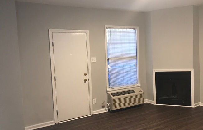 Lovely Renovated 1 Bed 1 Bath Unit in converted Rowhouse in DuPont Circle AVAILABLE NOW